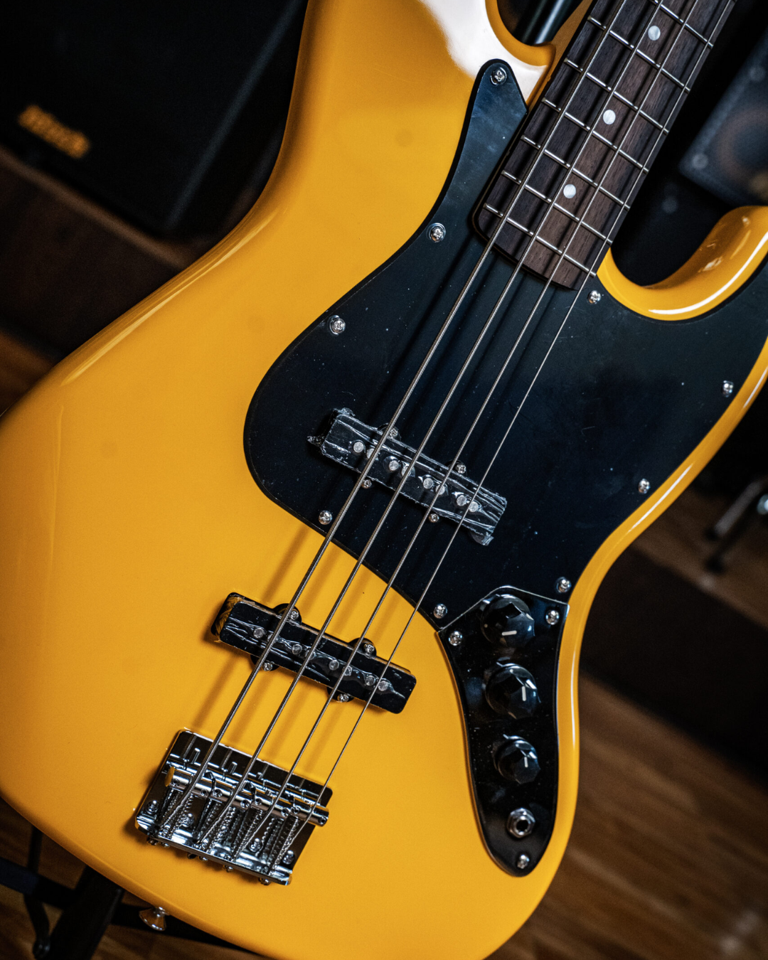 Mark bass JB yellow カスタム MarkBass Yellow Jazz Bass 4| Gearhub 🌶️