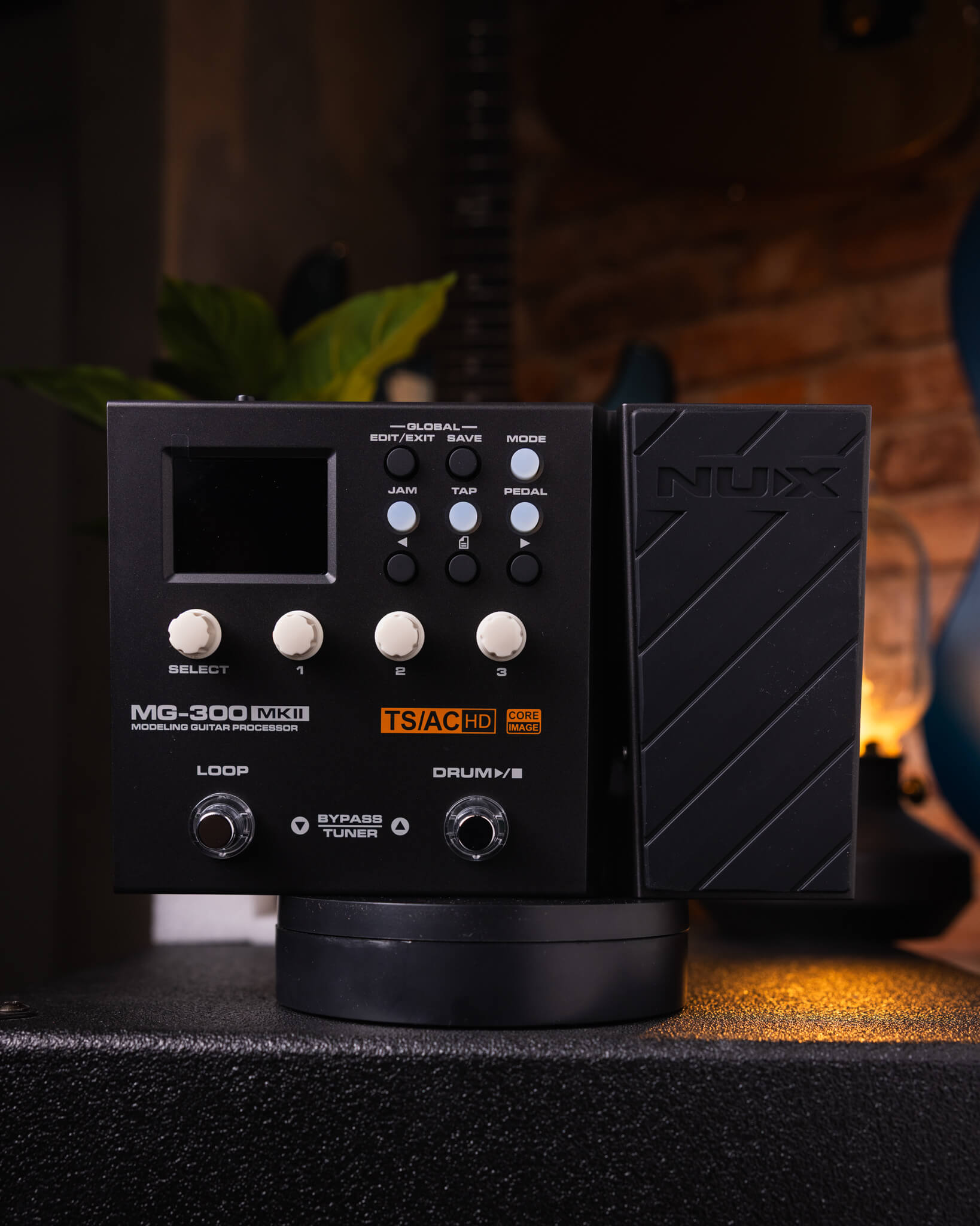Nux MG300 MKII - Pedalera multiefecto para guitarra | Gearhub 🌶️