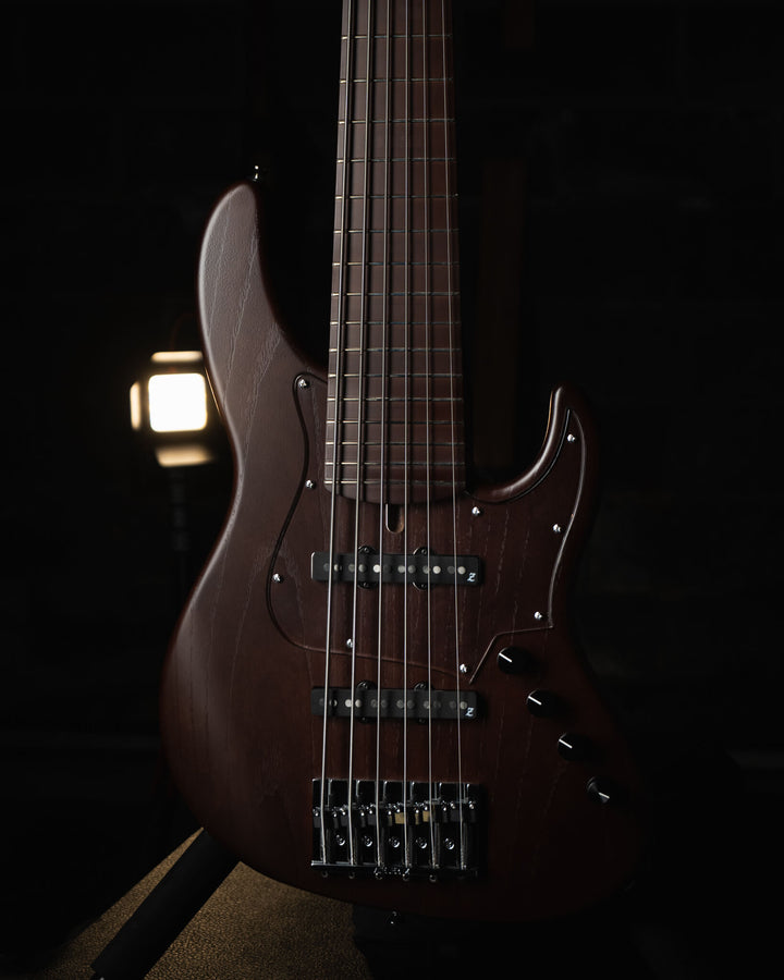 Atelier Z Beta6 ALL Walnut 2025