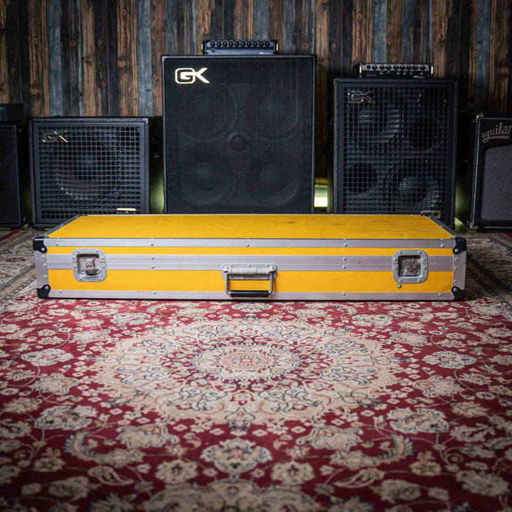 Teclado Sintetizador Arturia PolyBrute | NO INCLUYE CASE El Arturia PolyBrute es un sintetizador analógico polifónico de alto rendimiento que combina la calidez de la síntesis analógica con la versatilidad de la tecnología digital. Con un diseño elegante