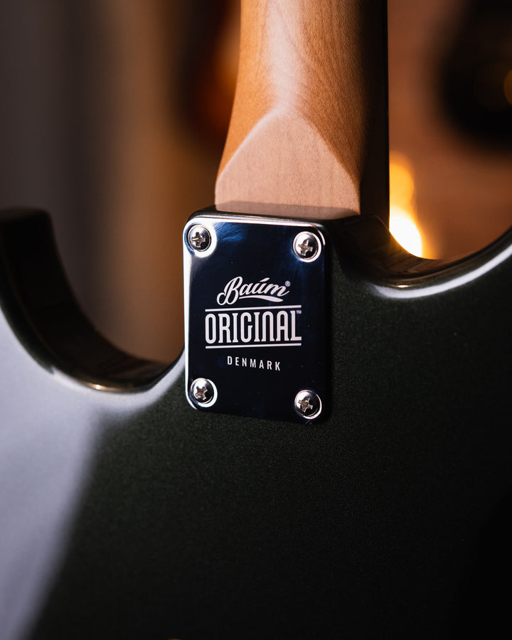 Baum Celestor Deep Forest - Guitarra Eléctrica | La Guitarra Celestor es nuestro modelo lleno de características hechas por Baum presentados en nuestro diseño danés hecho para guitarristas de todo el mundo. Está inspirado en el sonido que nos hizo enamora