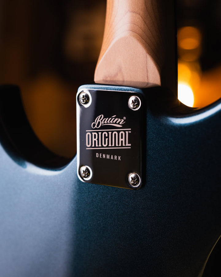 Baum Celestor Glacier Blue - Guitarra Eléctrica | La Guitarra Celestor es nuestro modelo lleno de características hechas por Baum presentados en nuestro diseño danés hecho para guitarristas de todo el mundo. Está inspirado en el sonido que nos hizo enamor