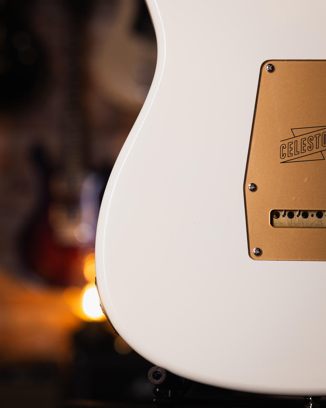 Baum Celestor Vintage White - Guitarra Eléctrica | La Guitarra Celestor es nuestro modelo lleno de características hechas por Baum presentados en nuestro diseño danés hecho para guitarristas de todo el mundo. Está inspirado en el sonido que nos hizo enamo