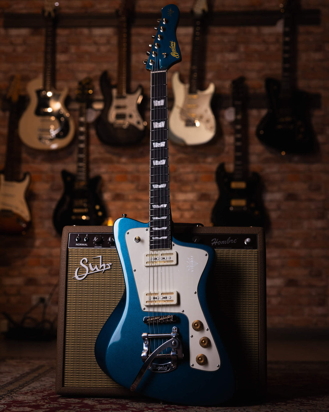 Baum Wingman Dolphin Blue - Guitarra Eléctrica | Con sus líneas limpias y elegantes, jugabilidad moderna y sonidos clásicos, el elegante Wingman es una guitarra offset bellamente curvada que es inequívocamente Baum. El diseño progresivo presenta un cuerpo
