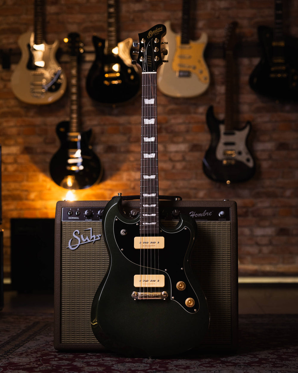 Baum Carve Vega Deep Forest - Guitarra Eléctrica | Presentamos el nuevo Carve VEGA 2024. La guitarra Carve viene con el carisma y el tono que hicieron la primer Carvepopular.Un tono de voz vintage con una respuesta dinámica rápida y directa a tu tocar. Ah