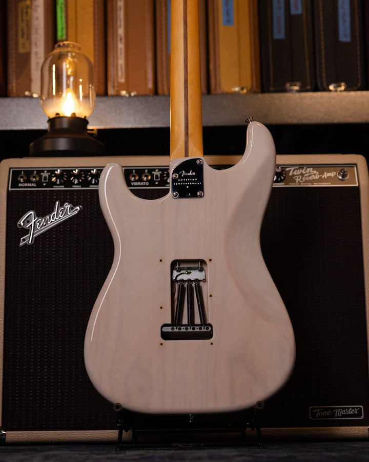 Fender American Professional II Stratocaster® Thinline White Blonde 2024