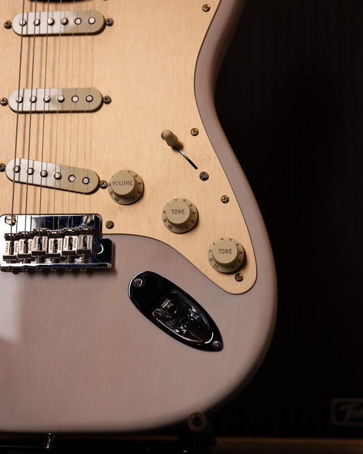 Fender American Professional II Stratocaster® Thinline White Blonde 2024