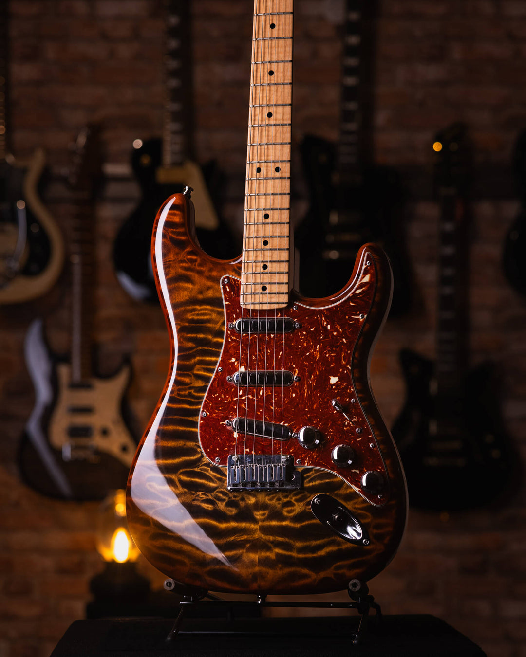 Fender Artisan Stratocaster NOS Quilted Maple Top Tigereye