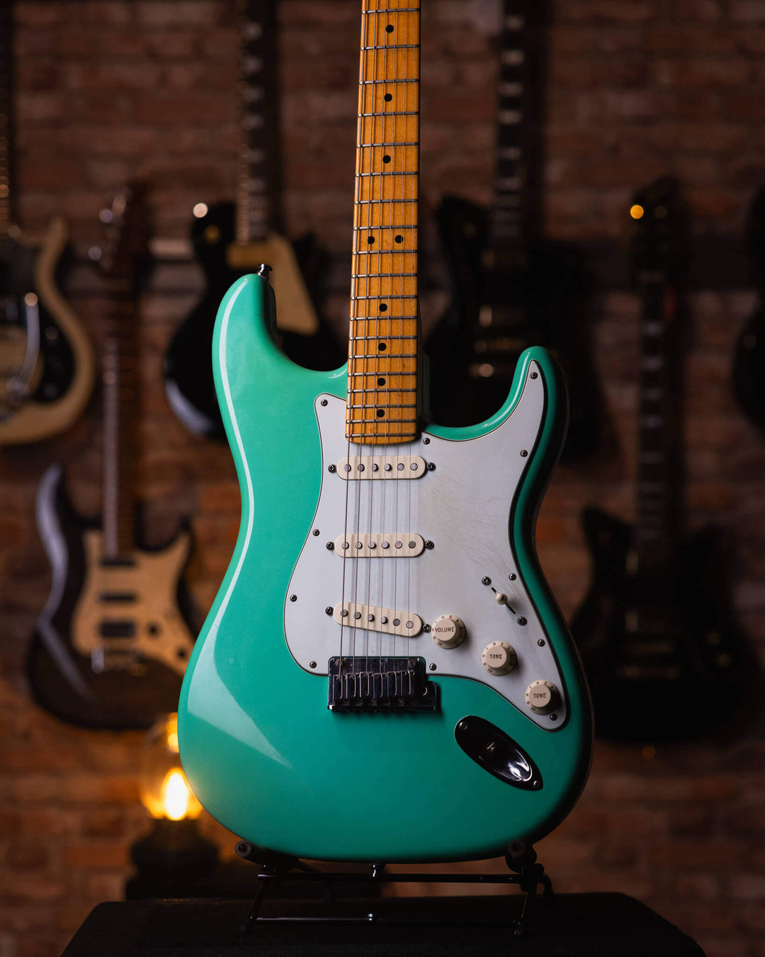 Fender Custom Shop DLX Stratocaster Seafoam Green 2012 - Guitarra Eléctrica | La Custom Shop 2012 Custom Deluxe Stratocaster es exactamente eso: una Stratocaster de lujo con características personalizadas que combinan lo mejor de lo clásico y lo moderno,