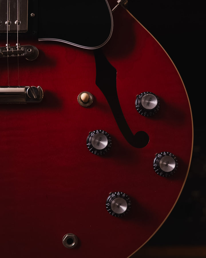 Gibson ES-335 Cherry Red Satin 2026 - Guitarra Eléctrica
