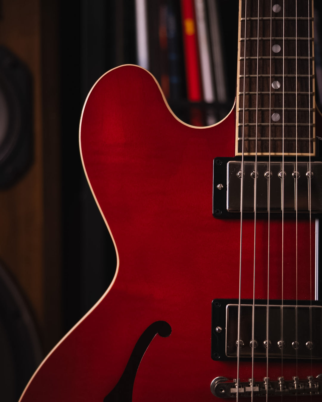 Gibson ES-335 Cherry Red Satin 2026 - Guitarra Eléctrica