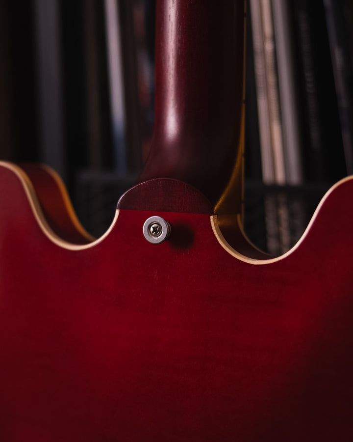 Gibson ES-335 Cherry Red Satin 2026 - Guitarra Eléctrica