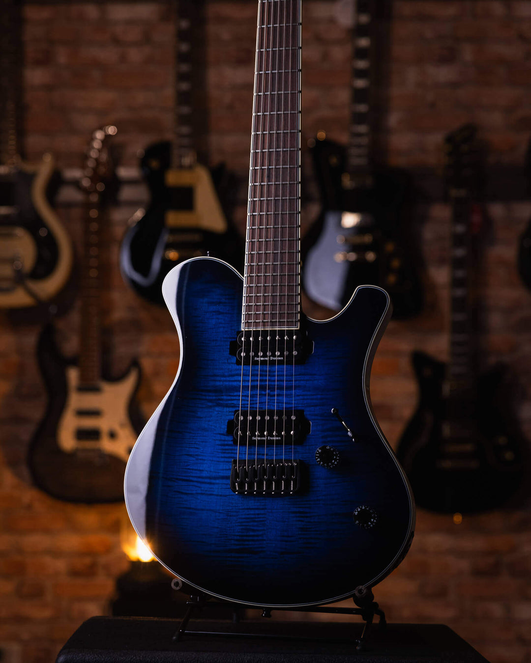 Mayones Legend 7 2-Tone Blue Burst 2016 - Guitarra Eléctrica | Los instrumentos Mayones son la mezcla perfecta de dedicación, pasión y profesionalismo. Luthiers altamente experimentados crean en colaboración con músicos profesionales, como John Browne (Mo