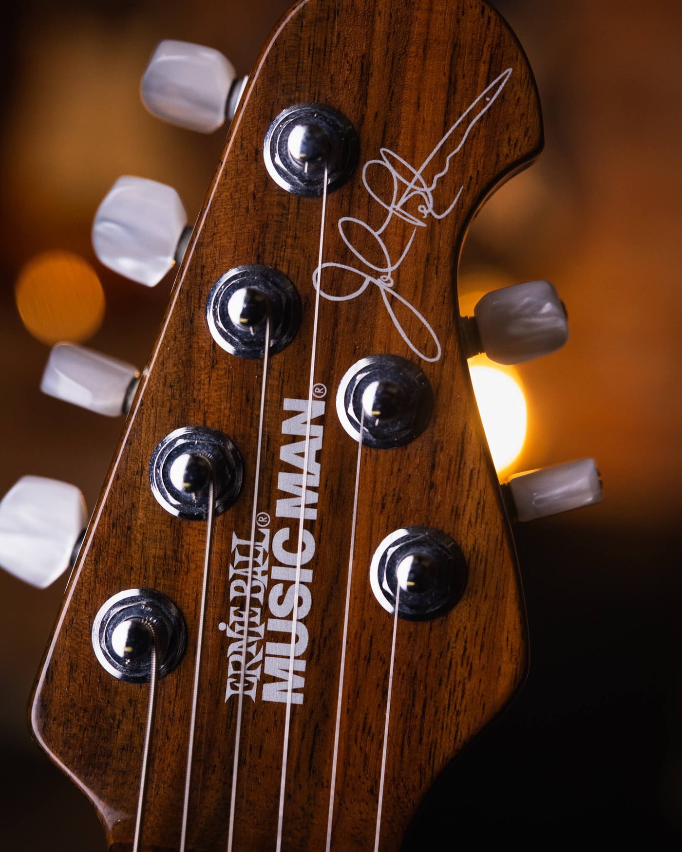 Musicman JP6 Ball Family Reserve Mystic Dream 2009 - Guitarra Eléctrica | Estamos francamente emocionados de que hayan llegado las últimas ofertas de Ball Family Reserve. Para aquellos que no están familiarizados, Ball Family Reserve es una línea de guita