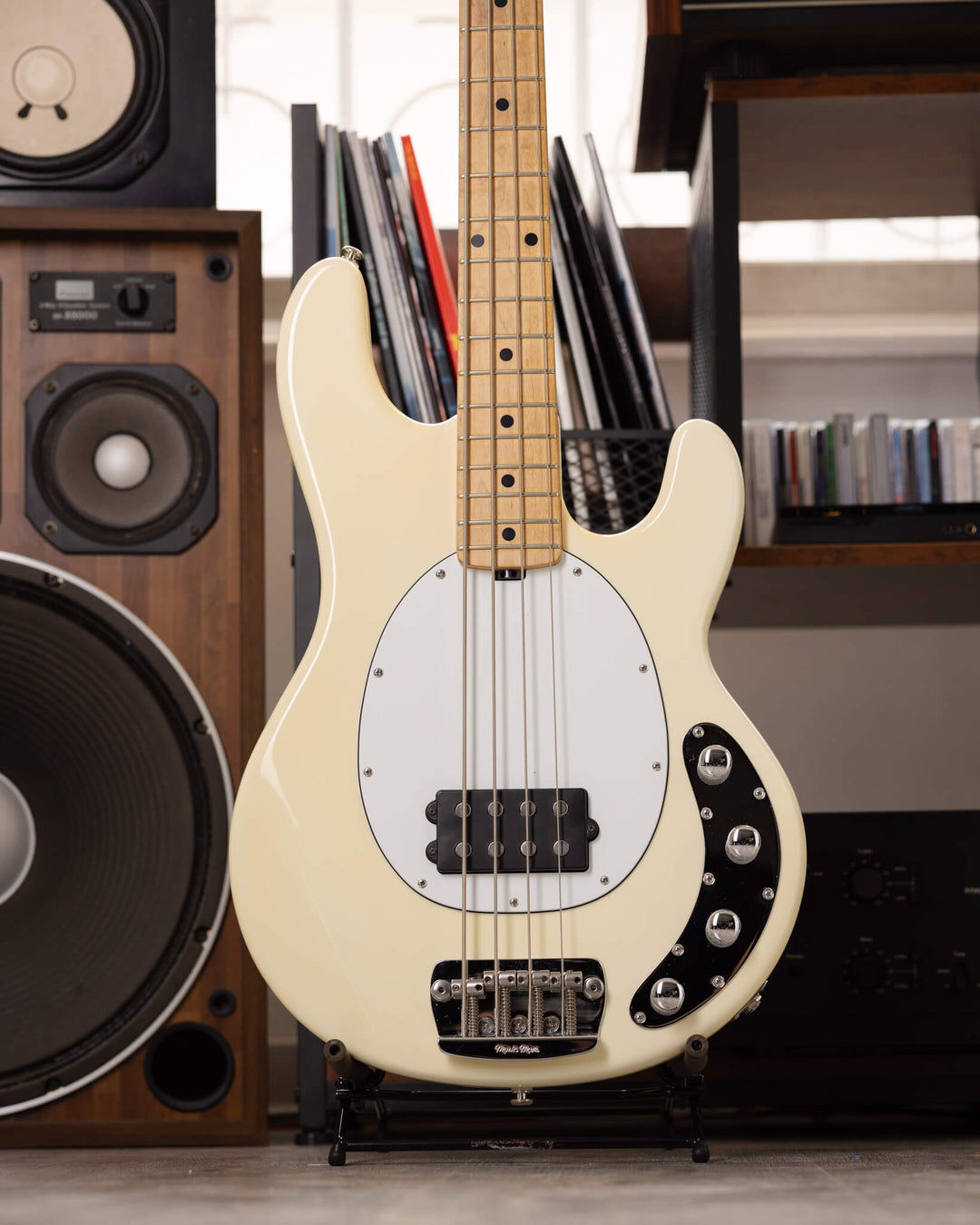 MusicMan StingRay 4H White 2004