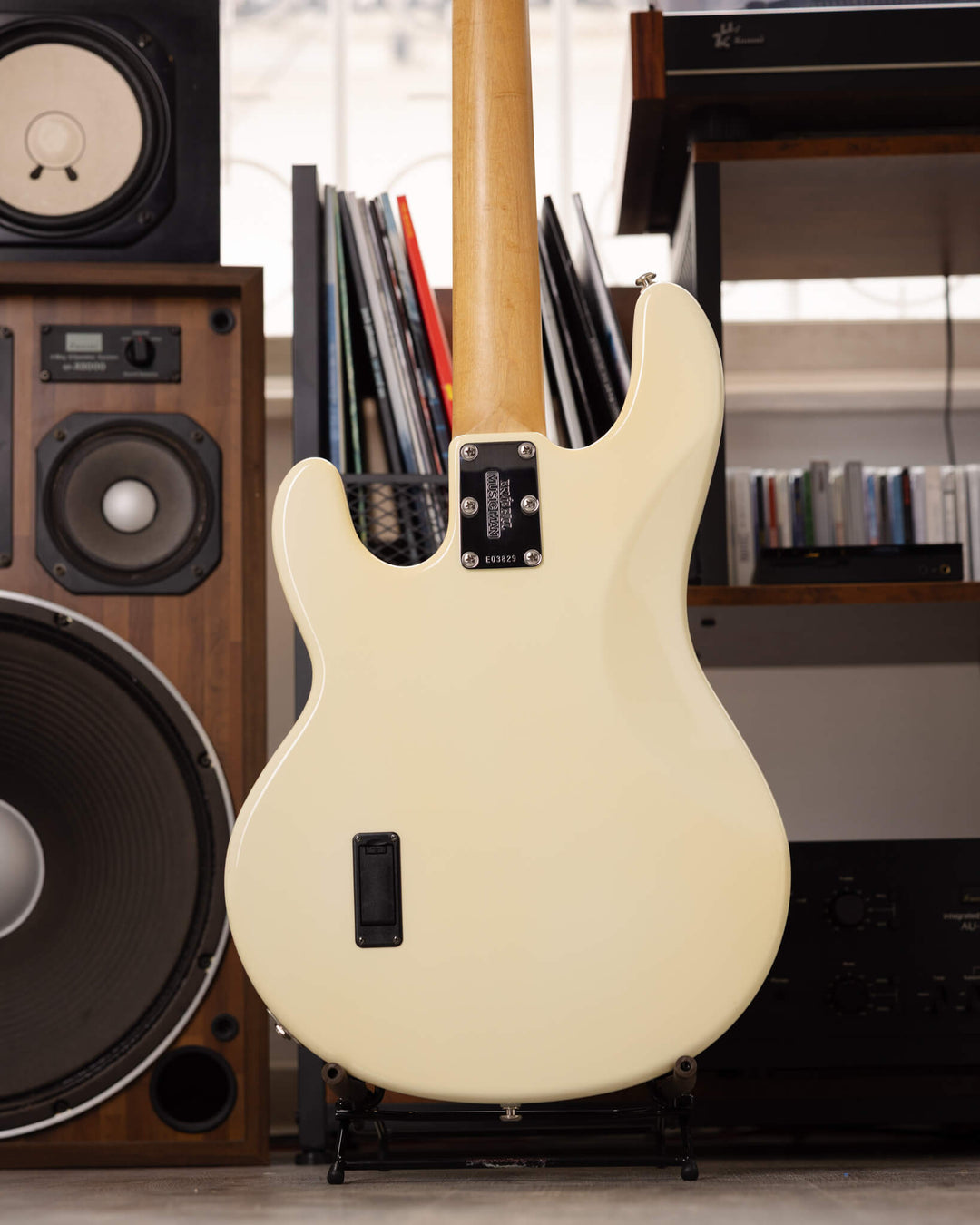 MusicMan StingRay 4H White 2004