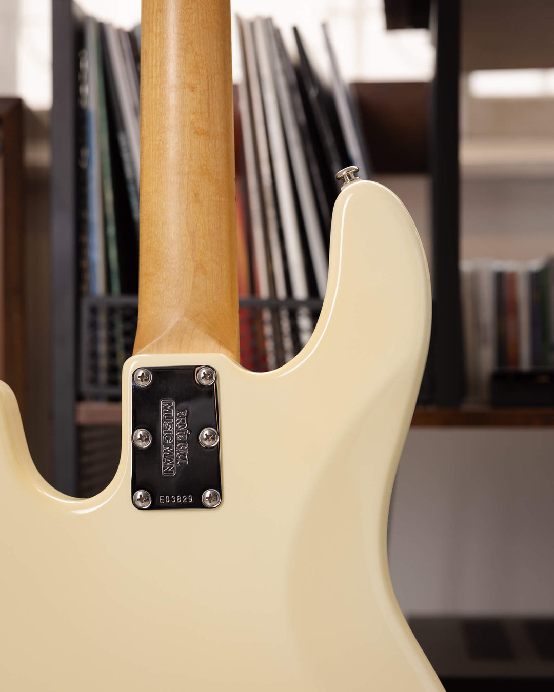 MusicMan StingRay 4H White 2004