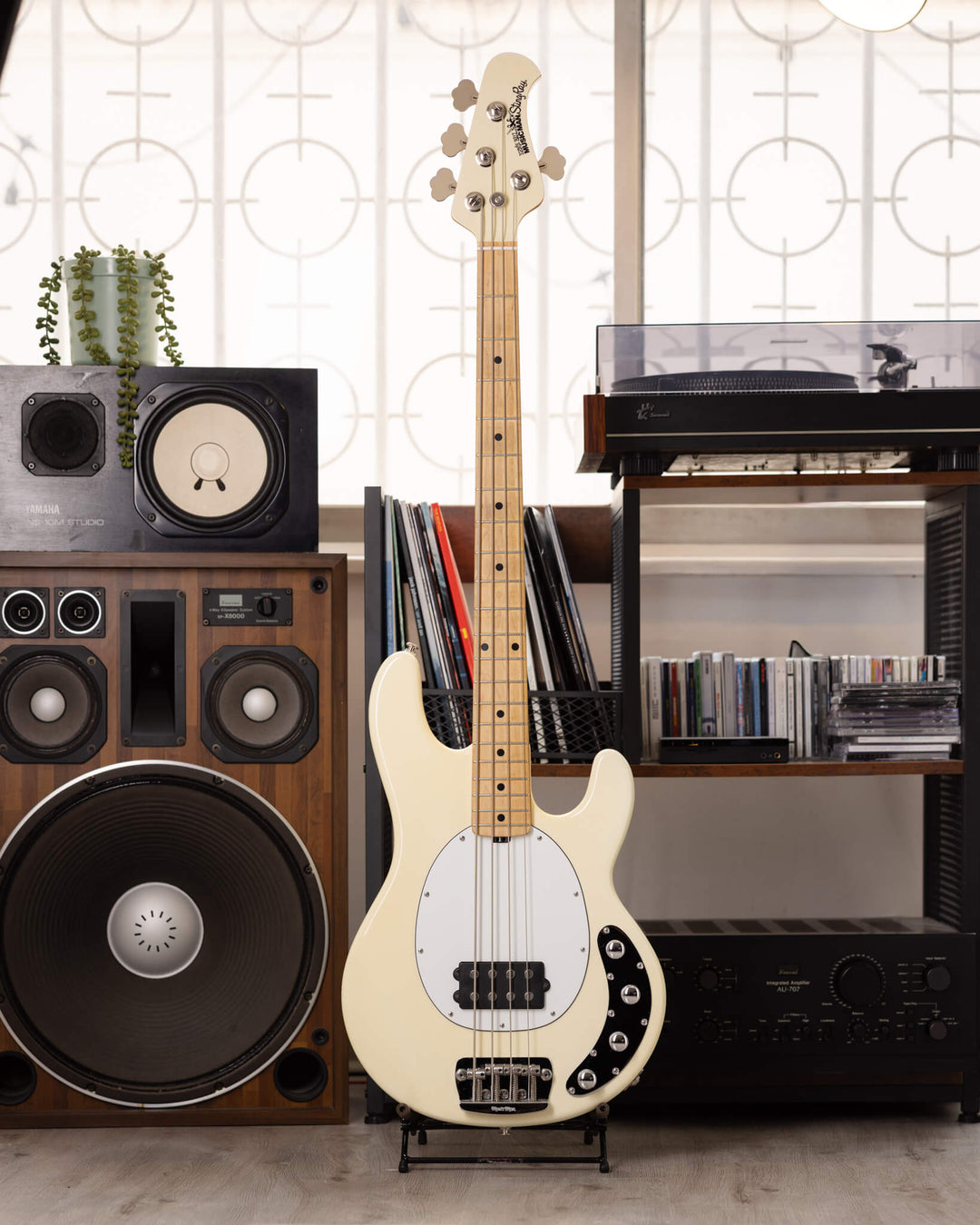 MusicMan StingRay 4H White 2004