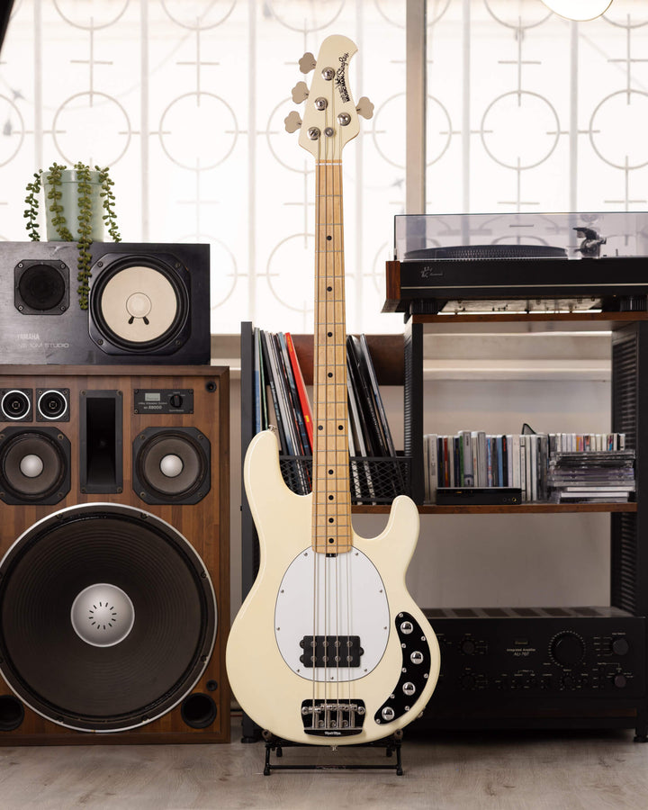 MusicMan StingRay 4H White 2004