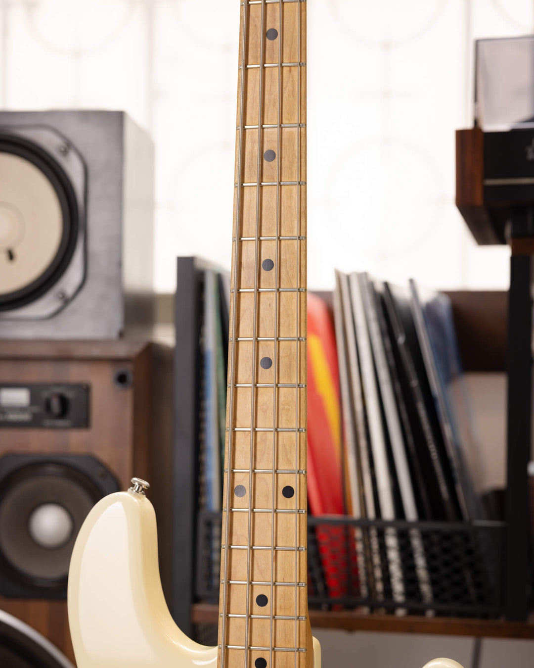 MusicMan StingRay 4H White 2004