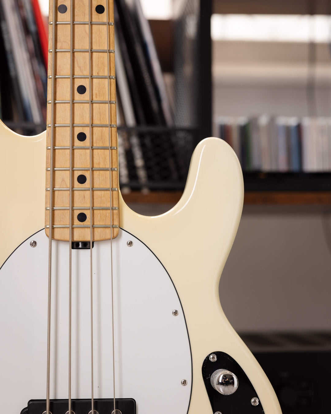 MusicMan StingRay 4H White 2004