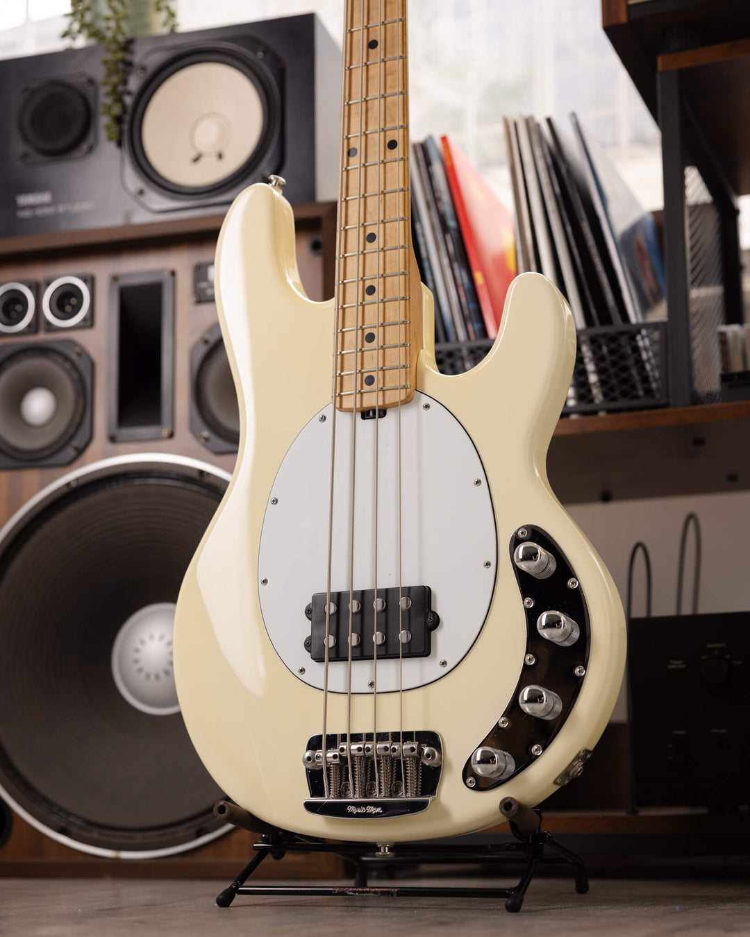MusicMan StingRay 4H White 2004