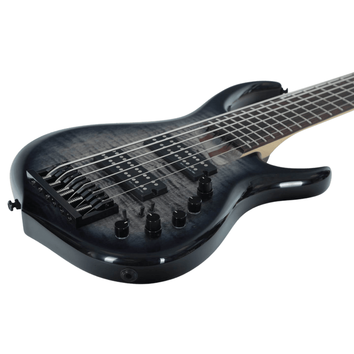 Sire M7-6 Transparent Black (2nd Gen) - Bajo Eléctrico | Si me hubiesen mostrado los bajos Sire guiándonos solamente por el precio, habría tenido muchas dudas sobre qué tan buenos serían. Afortunadamente, tuve la oportunidad de ver uno y tocarlo sin saber
