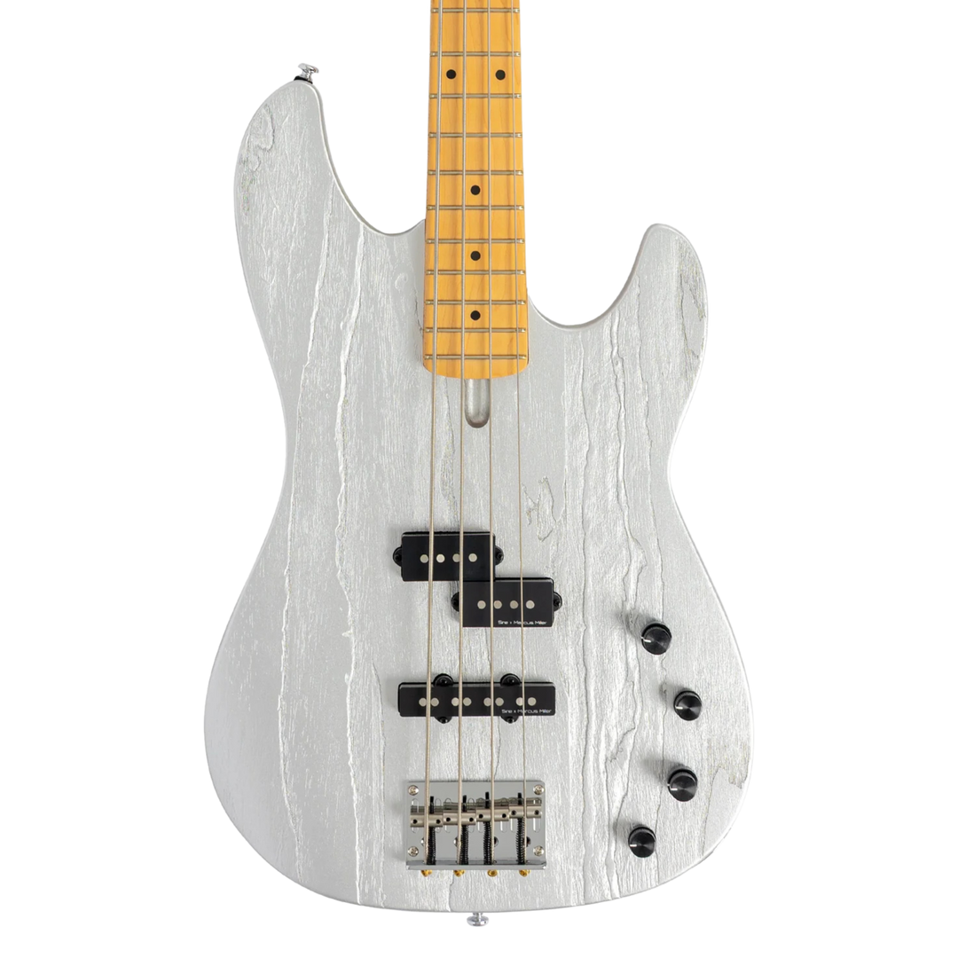 Sire P6 Inca Silver - Bajo Eléctrico | El P6 es el modelo de bajo estilo PJ que proviene de la última innovación de Sire. Los modelos de la serie 6 están diseñados para ser ligeros (menos de 8 libras en la variante de 4 cuerdas) y cómodos de tocar, sin pe