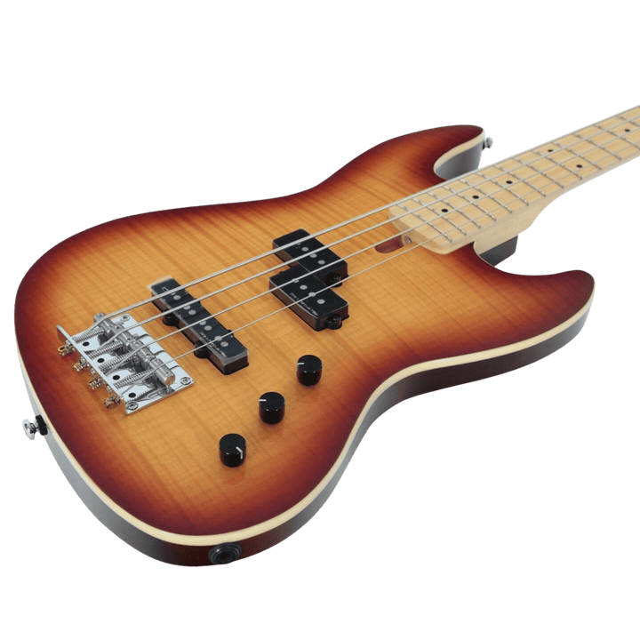 Sire U5 Tobacco Sunburst (2nd Gen) - Bajo Eléctrico | Si me hubiesen mostrado los bajos Sire guiándonos solamente por el precio, habría tenido muchas dudas sobre qué tan buenos serían. Afortunadamente, tuve la oportunidad de ver uno y tocarlo sin saber cu