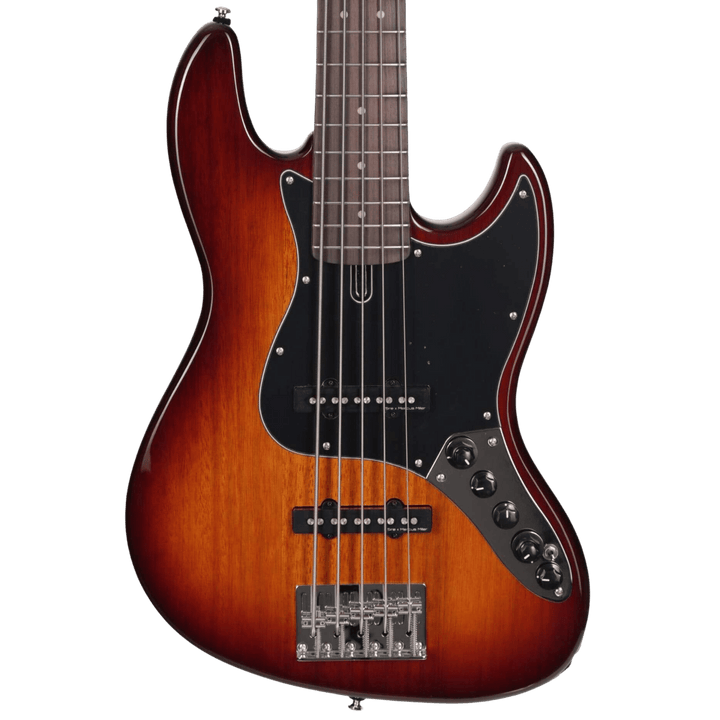 Sire V3-5 Tobacco Sunburst (2nd Gen) - Bajo Eléctrico | Si me hubiesen mostrado los bajos Sire guiándonos solamente por el precio, habría tenido muchas dudas sobre qué tan buenos serían. Afortunadamente, tuve la oportunidad de ver uno y tocarlo sin saber