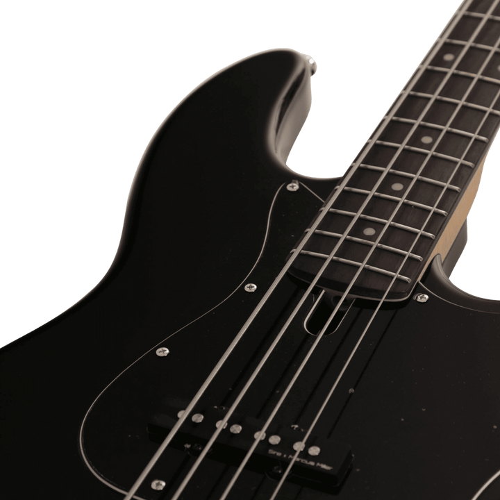 Sire V3 Black (2nd Gen) - Bajo Eléctrico | Si me hubiesen mostrado los bajos Sire guiándonos solamente por el precio, habría tenido muchas dudas sobre qué tan buenos serían. Afortunadamente, tuve la oportunidad de ver uno y tocarlo sin saber cuánto costab