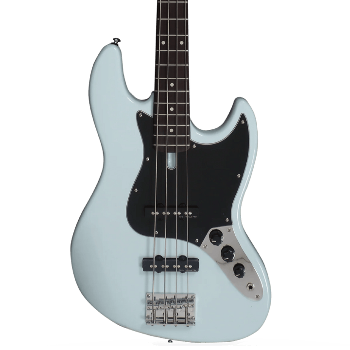 Sire V3P-5 Sonic Blue - Bajo Eléctrico | Cuerpo • Modelo: V• Madera: Mahogany / Caoba• Terminación: Poliuretano Brazo • Madera: Canadian Hard Maple / Arce• Perfil: “C”• Terminación: Satin • Espaciado: 18mm• Escala: 34” • Nuez: Hueso Diapasón • Madera: Ros