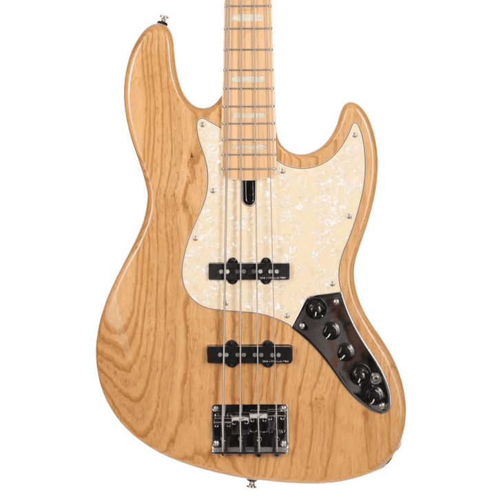 Sire V7 Ash Natural (2nd Gen) - Bajo Eléctrico | Si me hubiesen mostrado los bajos Sire guiándonos solamente por el precio, habría tenido muchas dudas sobre qué tan buenos serían. Afortunadamente, tuve la oportunidad de ver uno y tocarlo sin saber cuánto