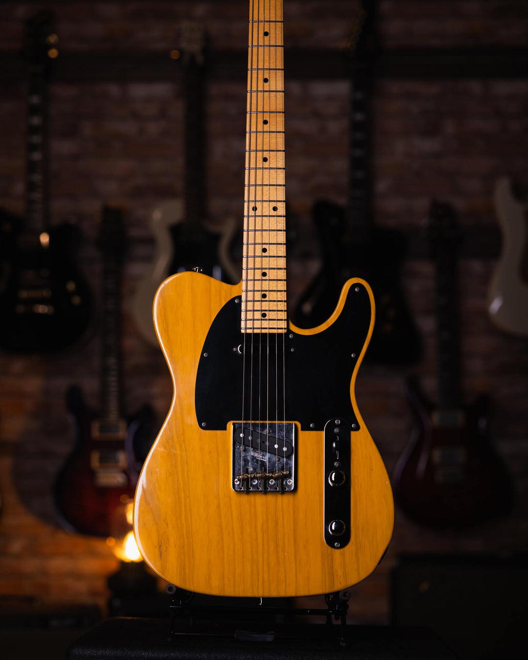 Suhr Classic T Antique Trans Butterscotch 2018 - Guitarra Eléctrica | El Classic T cuenta con un nuevo perfil de cuello estándar C vintage de los años 60. El Classic T conserva muchas de las especificaciones originales del Classic T Pro, incluido el siste