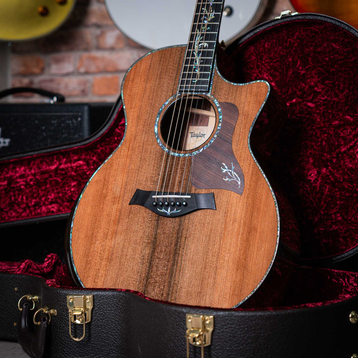 Taylor PS14CE Honduran Rosewood & Sinker Redwood - Guitarra Electroacústica | La Serie de Presentación ofrece una selección siempre cambiante de maderas de alta calidad, y para este Grand Auditorium PS14ce, hemos optado por un hermoso conjunto de palo de