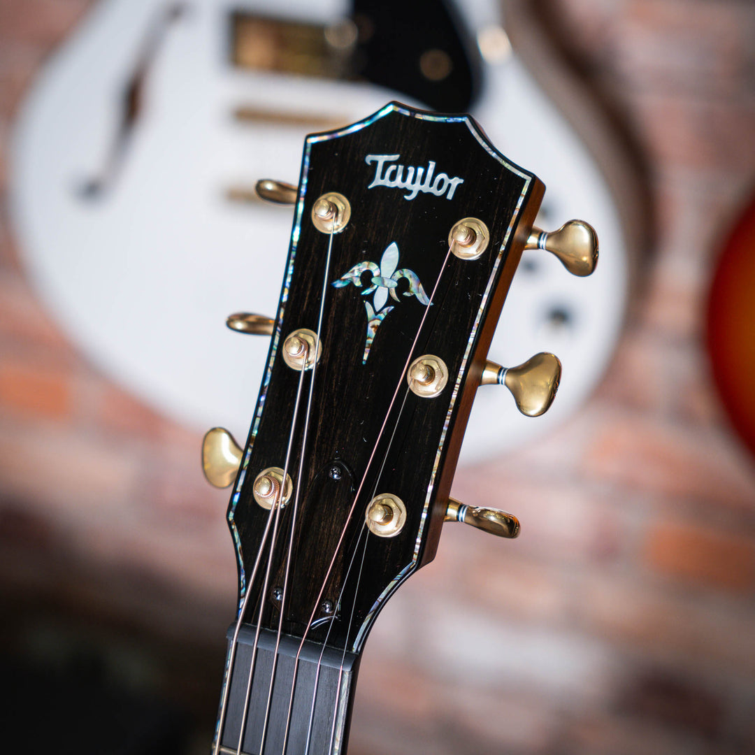 Taylor PS14CE Honduran Rosewood & Sinker Redwood - Guitarra Electroacústica | La Serie de Presentación ofrece una selección siempre cambiante de maderas de alta calidad, y para este Grand Auditorium PS14ce, hemos optado por un hermoso conjunto de palo de