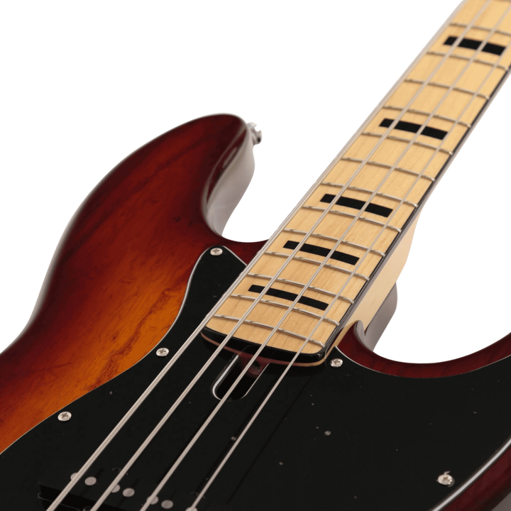 Sire V7 Vintage Ash Tobacco Sunburst (2nd Gen) - Bajo Eléctrico | Si me hubiesen mostrado los bajos Sire guiándonos solamente por el precio, habría tenido muchas dudas sobre qué tan buenos serían. Afortunadamente, tuve la oportunidad de ver uno y tocarlo