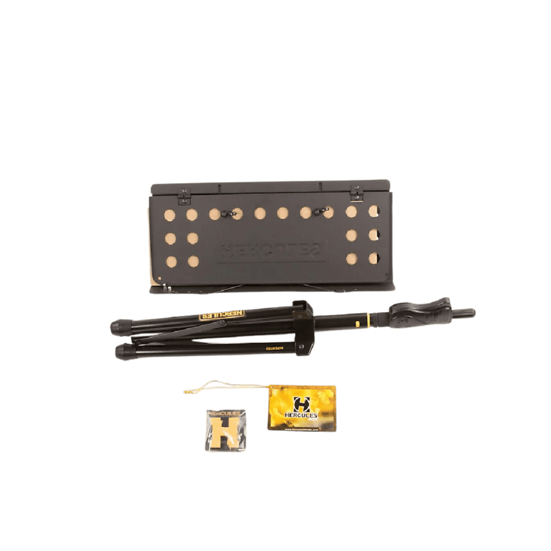 Hercules BS418B - Atril Partitura | El BS418B posee un cuerpo de tres secciones para un ajuste mas preciso, también incorpora una bandeja perforada con sujeta-páginas con dos partes EZ Roller, ajuste de altura Quik-N-EZ y base trípode fabricada en alumini