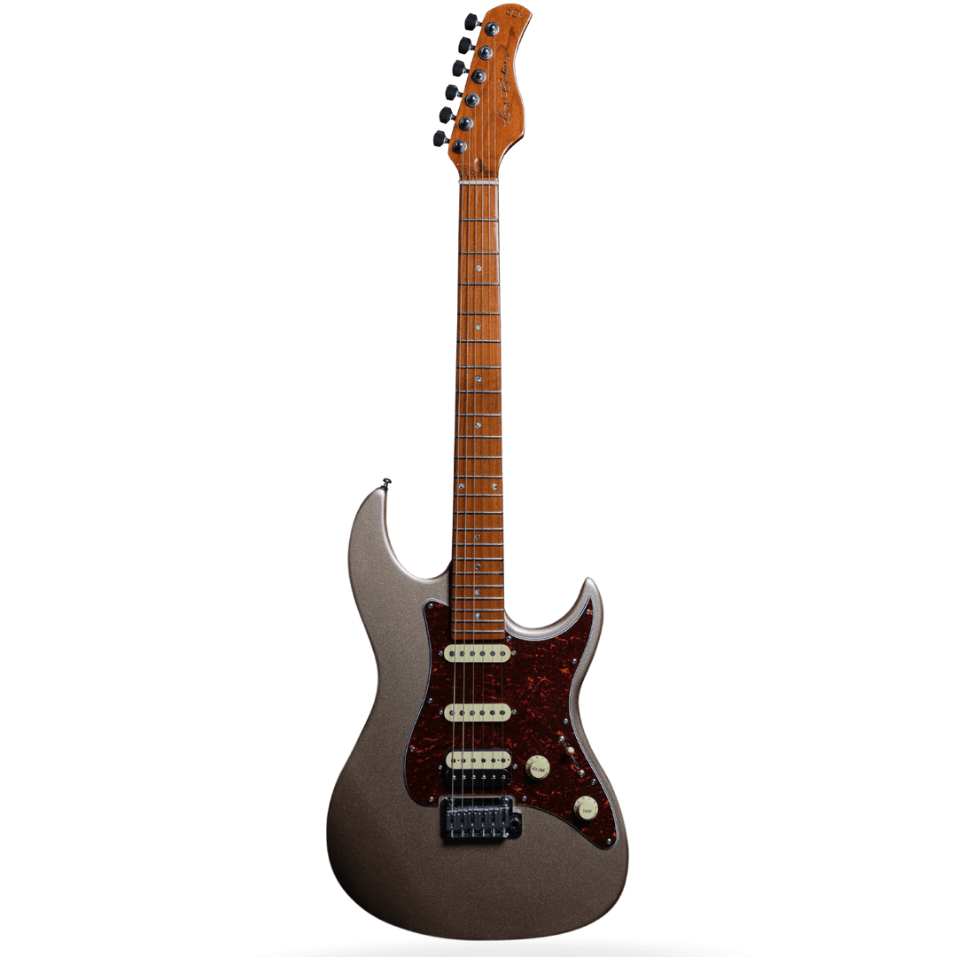 Sire S7 Champagne Gold - Guitarra Eléctrica | Los amantes del cuerpo sólido estilo Strato van a encantarse con la Guitarra S7 de Sire. Diseñado en colaboración con el mismísimo guitarrista legendario ganador de un Grammy, la S7 te ofrece la interpretación