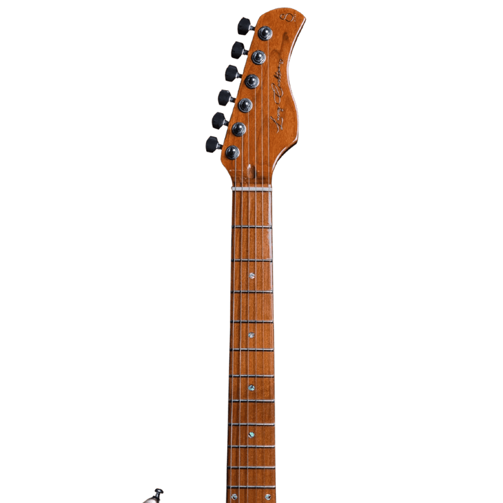 Sire S7 Champagne Gold - Guitarra Eléctrica | Los amantes del cuerpo sólido estilo Strato van a encantarse con la Guitarra S7 de Sire. Diseñado en colaboración con el mismísimo guitarrista legendario ganador de un Grammy, la S7 te ofrece la interpretación