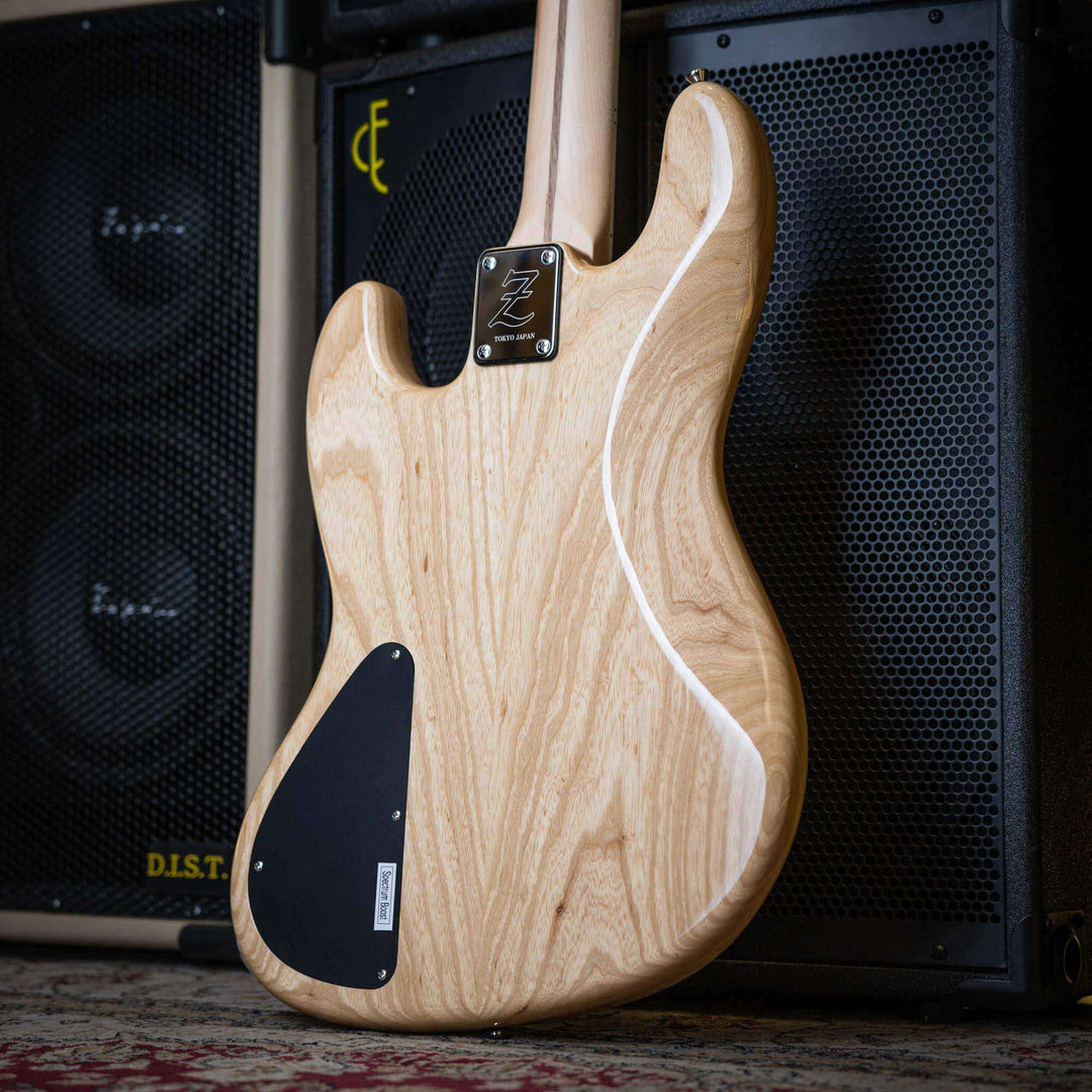 Atelier Z M-245 Natural 2023 - Bajo Eléctrico | Diseñados y construidos en Tokyo, Japón, la serie Magnitude de Atelier Z tiene un sonido característico y ortodoxo que se adapta a todos los estilos de música del en donde se pueda desempeñar jazz bass, tamb
