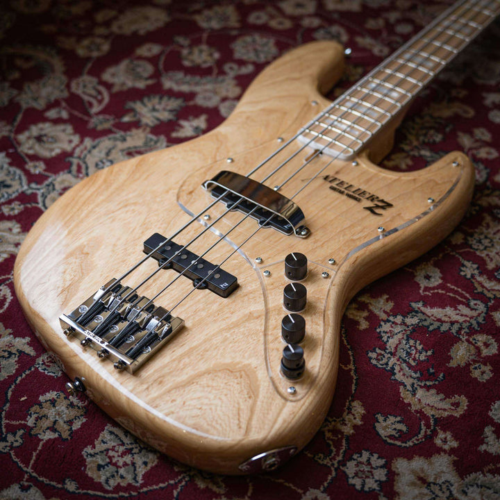 Atelier Z M-245 Natural 2023 - Bajo Eléctrico | Diseñados y construidos en Tokyo, Japón, la serie Magnitude de Atelier Z tiene un sonido característico y ortodoxo que se adapta a todos los estilos de música del en donde se pueda desempeñar jazz bass, tamb