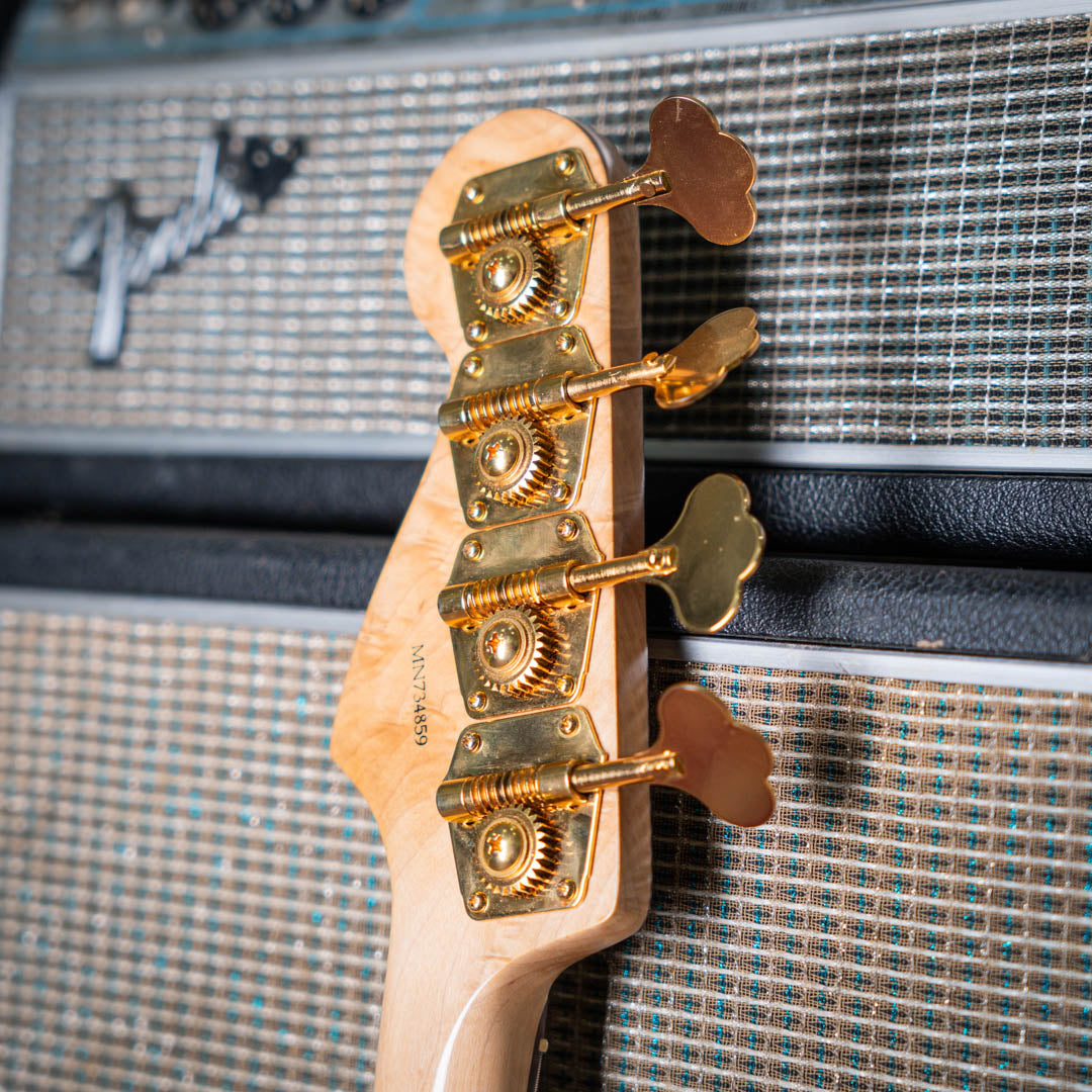 Fender Jazz bass Seymour Duncan SMB4 Sparkle Purple 1998 - Bajo Eléctrico | Este estiloso Fender Jazz salió de la loca mente de nuestros científicos especializados del Funk, equipado con una poderosa cápsula Seymour Duncan SMB4 que trae todo el Power de u