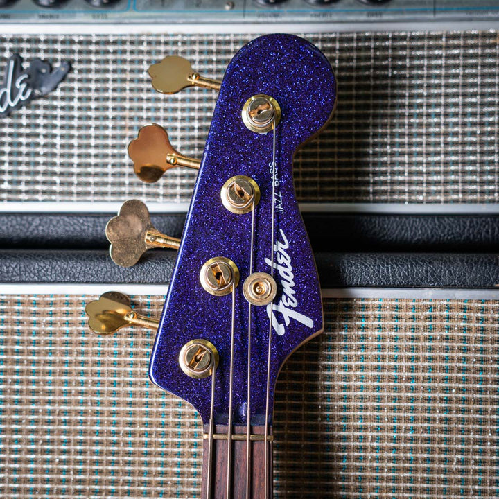 Fender Jazz bass Seymour Duncan SMB4 Sparkle Purple 1998 - Bajo Eléctrico | Este estiloso Fender Jazz salió de la loca mente de nuestros científicos especializados del Funk, equipado con una poderosa cápsula Seymour Duncan SMB4 que trae todo el Power de u