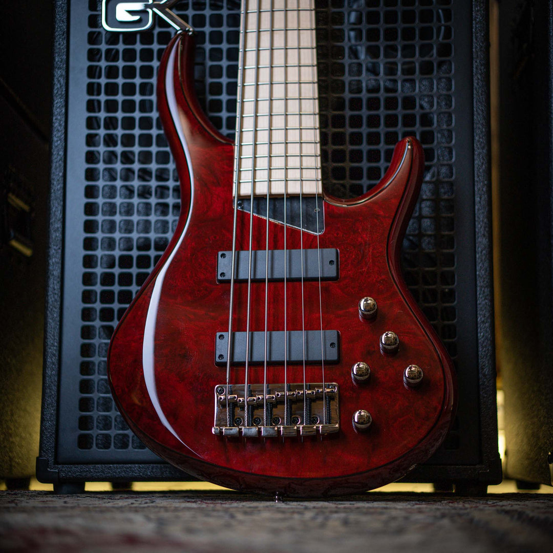 MTD Kingston Z6 Translucent Cherry Red - Bajo Eléctrico | Para el músico exigente que busca una apariencia y un sonido hechos a mano, tenemos la serie MTD Z, que incorpora muchos de los elementos de diseño superiores presentes en los instrumentos MTD Hand