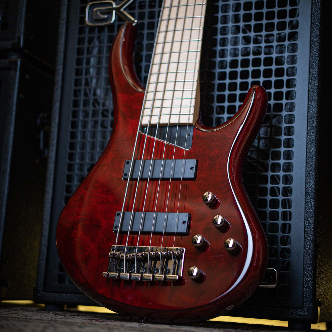 MTD Kingston Z6 Translucent Cherry Red - Bajo Eléctrico | Para el músico exigente que busca una apariencia y un sonido hechos a mano, tenemos la serie MTD Z, que incorpora muchos de los elementos de diseño superiores presentes en los instrumentos MTD Hand
