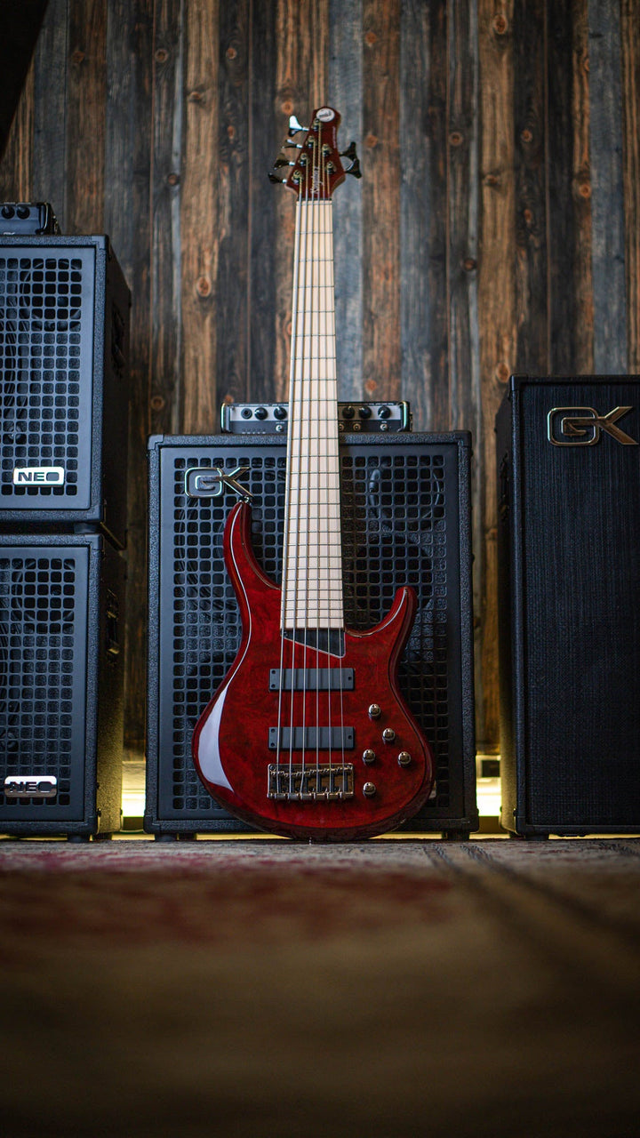 MTD Kingston Z6 Translucent Cherry Red - Bajo Eléctrico | Para el músico exigente que busca una apariencia y un sonido hechos a mano, tenemos la serie MTD Z, que incorpora muchos de los elementos de diseño superiores presentes en los instrumentos MTD Hand