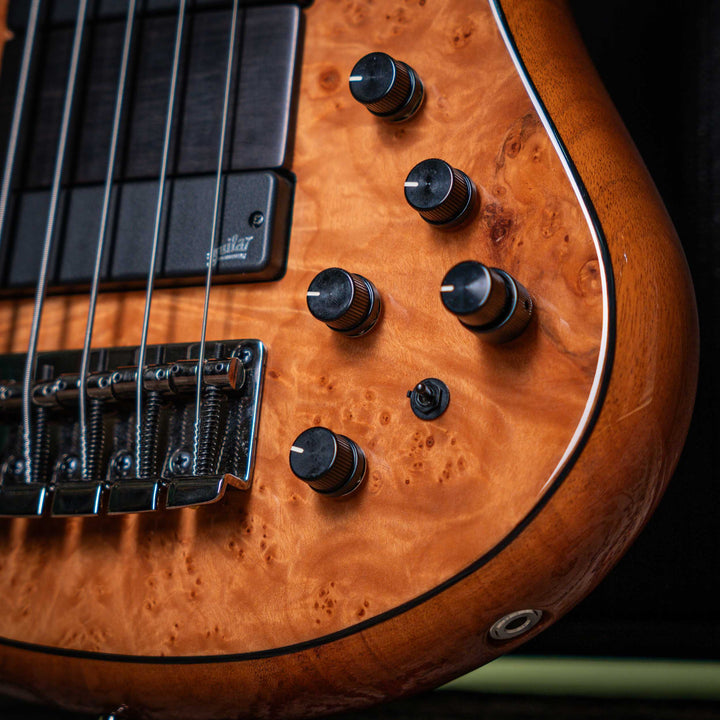 MTD Kingston Z5 Natural MarkBass Preamp - Bajo Eléctrico | Para el músico exigente que busca una apariencia y un sonido hechos a mano, tenemos la serie MTD Z, que incorpora muchos de los elementos de diseño superiores presentes en los instrumentos MTD Han