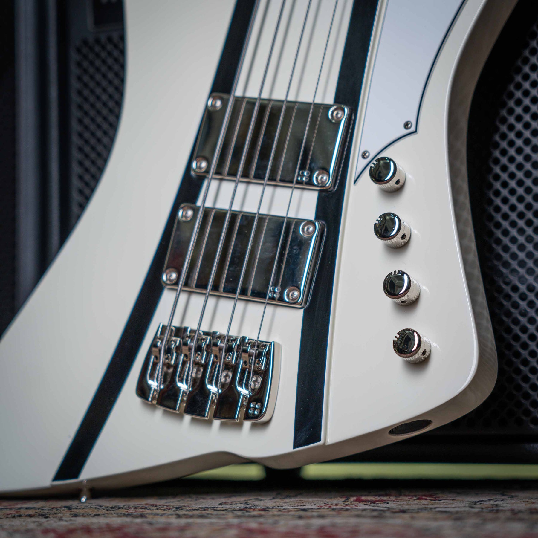 Sandberg Forty Eight Vintage White - Bajo Eléctrico | Gearhub 🌶️