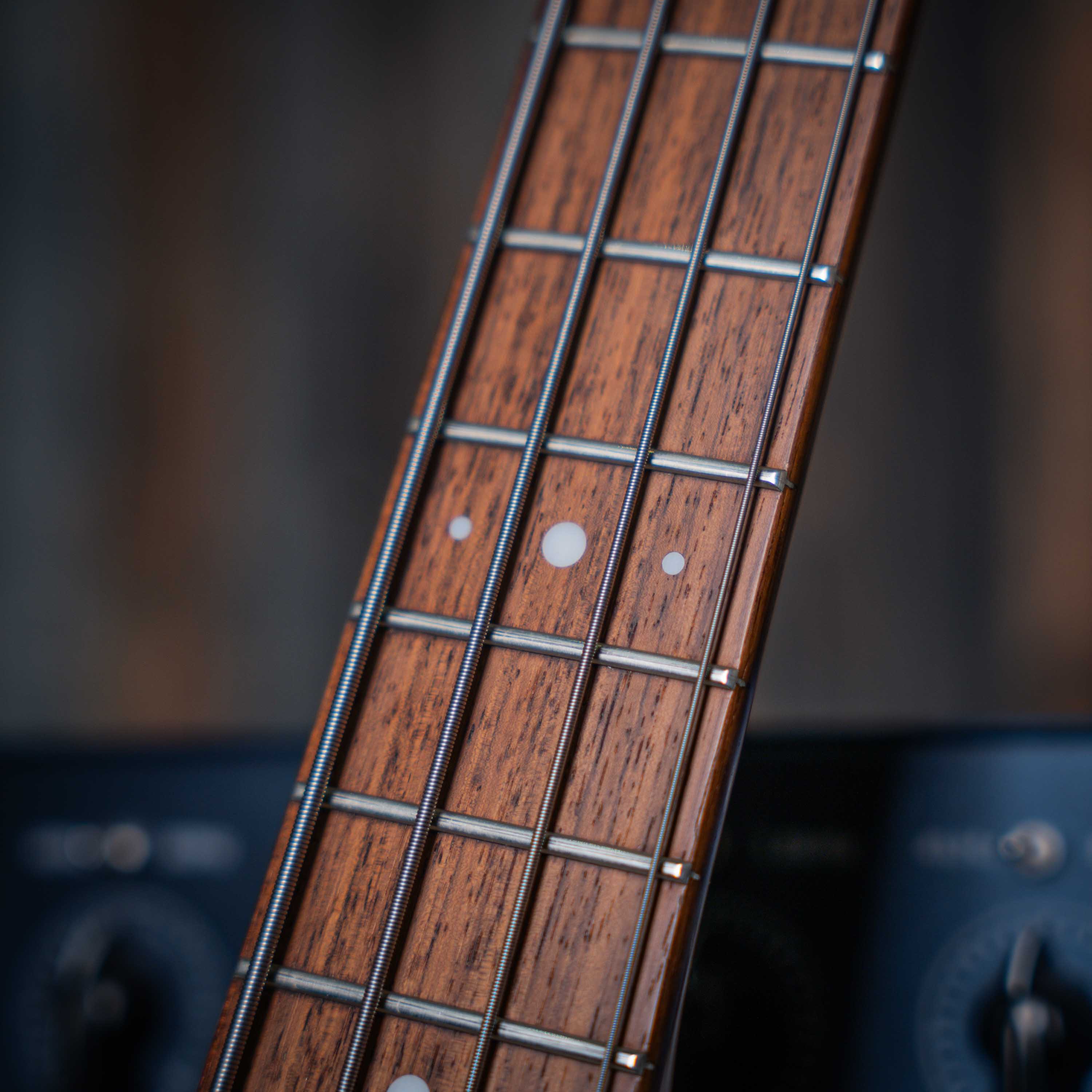 Sandberg Forty Eight Vintage White - Bajo Eléctrico | Gearhub 🌶️